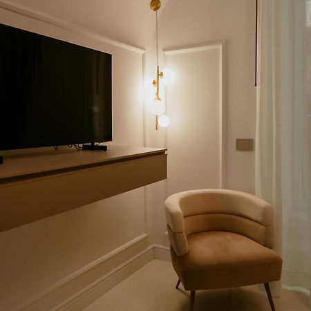 Luxury Apartment-Quartieri Spagn By Alux38 나폴리 외부 사진